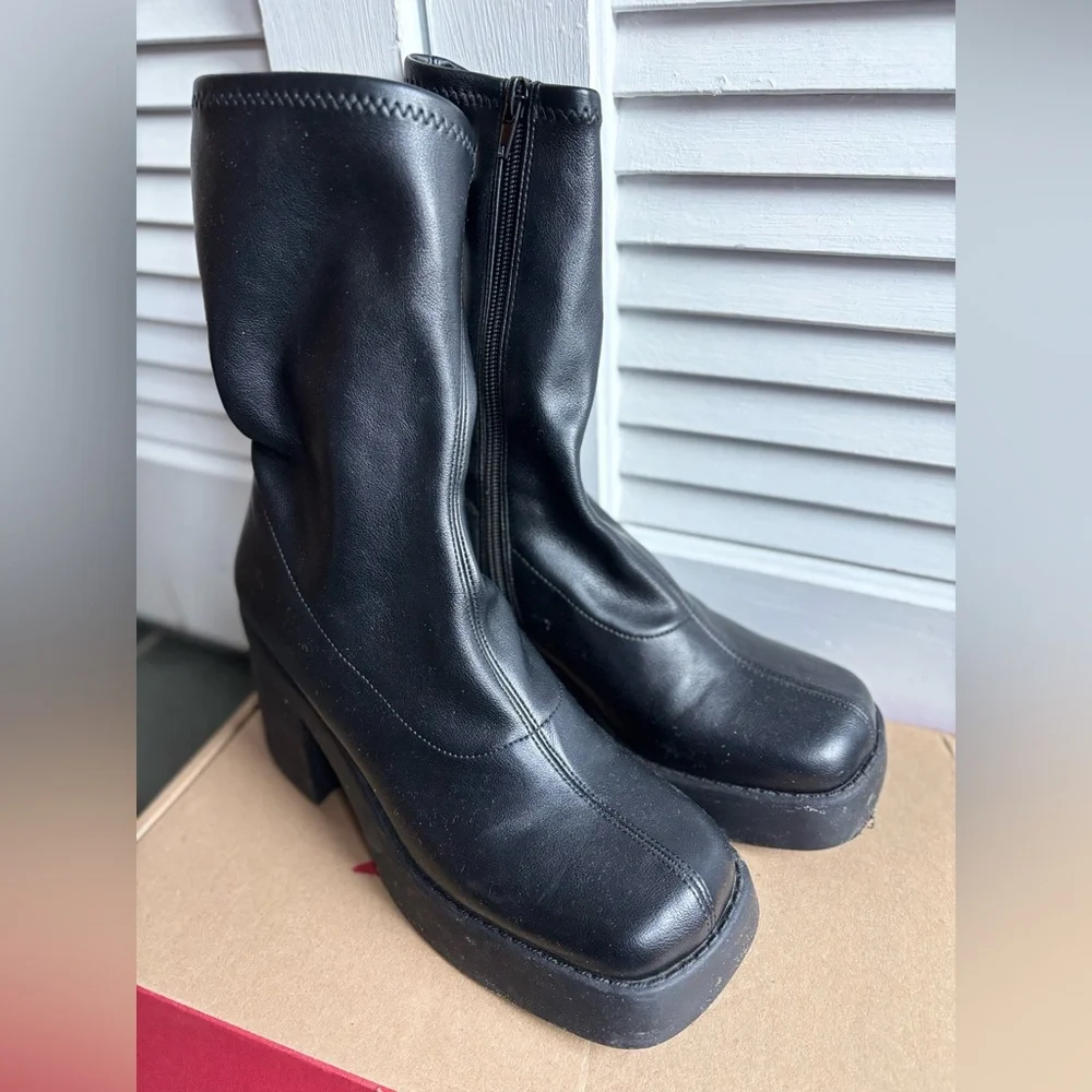 Steve Madden Black Heeled Boots - Picture 2 of 5